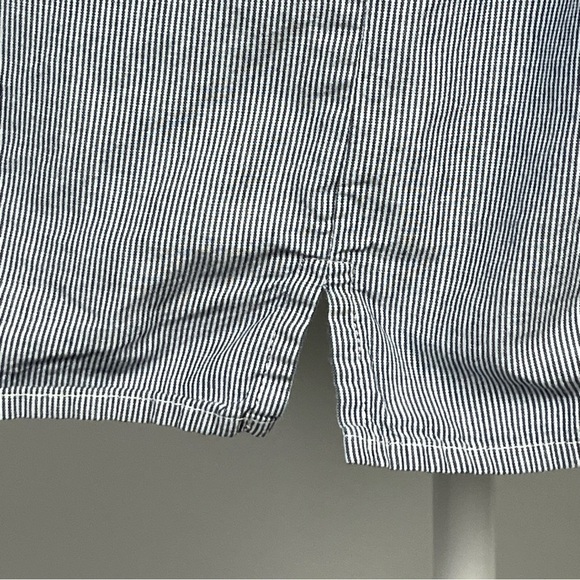 QMack 100% cotton blue white micro stripe popover roll sleeve top, size XL. - Picture 6 of 10